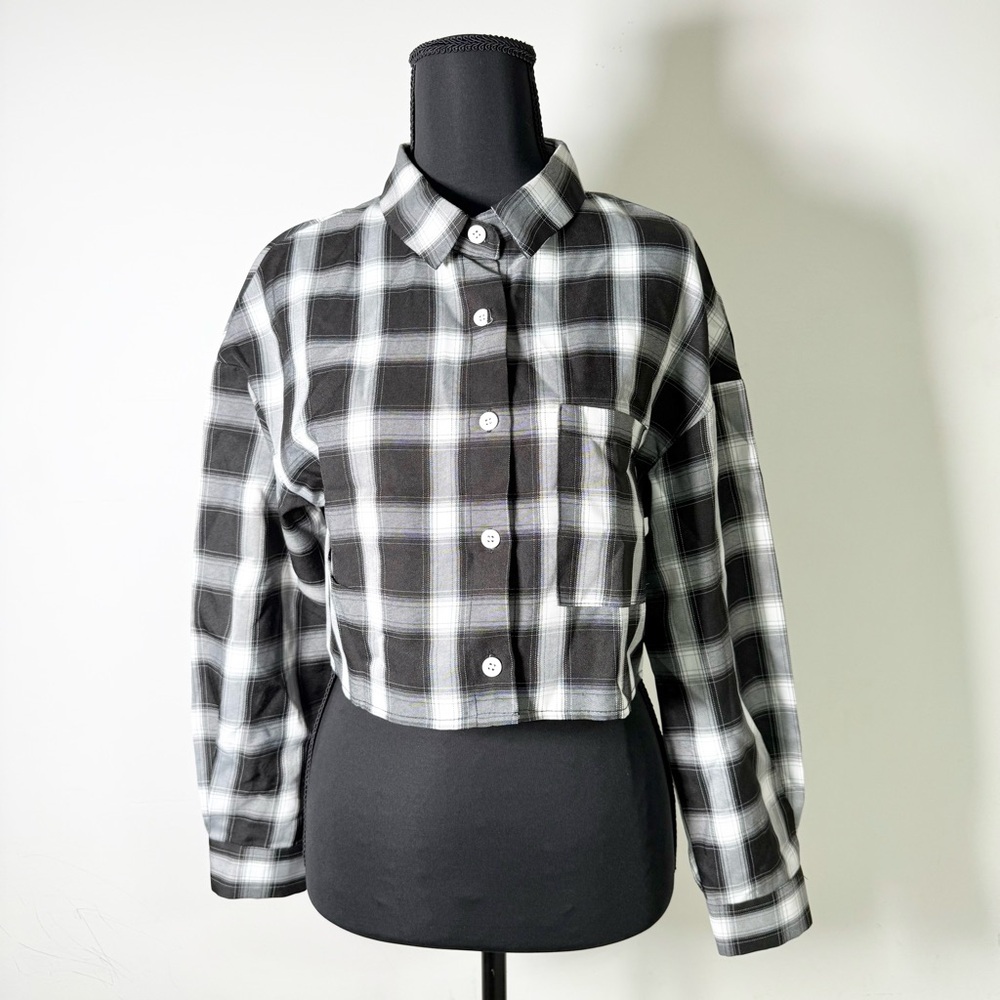 Dazy Cropped Plaid Button Up Top NWOT